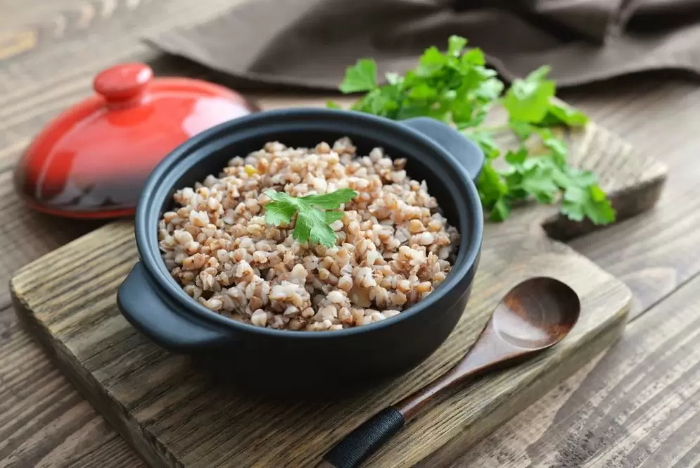 Steamed buckwheat သည် buckwheat အစားအစာ၏အဓိကထုတ်ကုန်ဖြစ်သည်။
