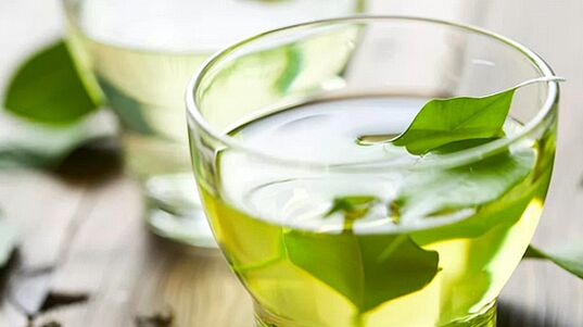 Green Tea သည် ဂျပန်အစားအစာများတွင် စားသုံးသော အလွန်ကျန်းမာသောအချိုရည်ဖြစ်သည်။
