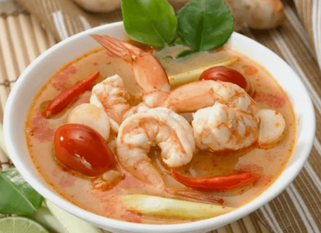 ပုစွန်နှင့်အတူ Tom Yam ဟင်းချို